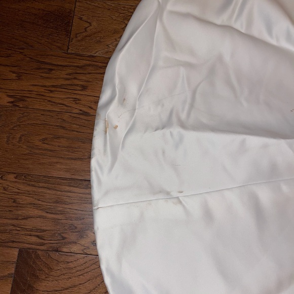 Wedding dress with built in bustle and matching wrap.  Off white, US Size 8 - Picture 9 of 16